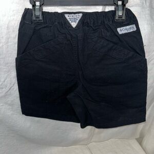 Black PFG COLUMBIA shorts for boys.  Youth small. Half moon II STYLE